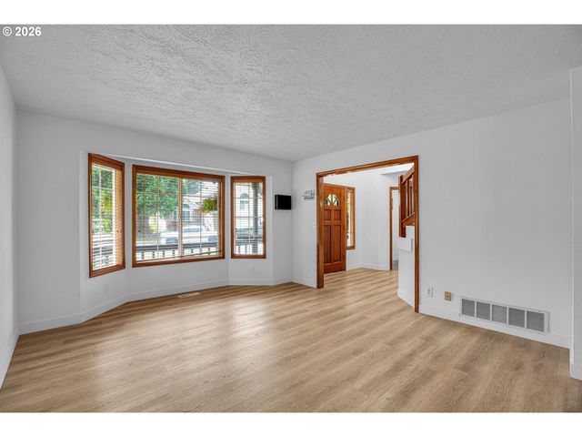 1510 Nw TOWLE Ter, Gresham, OR 97030