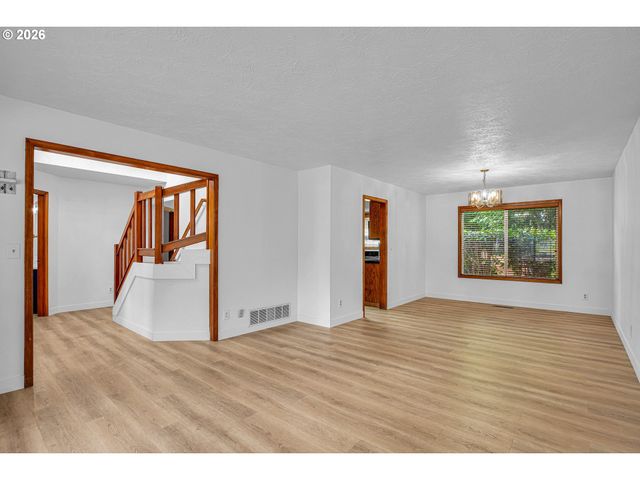 1510 Nw TOWLE Ter, Gresham, OR 97030