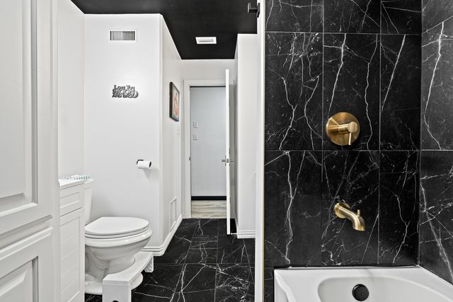 1000 Willow, Longview, TX 75602