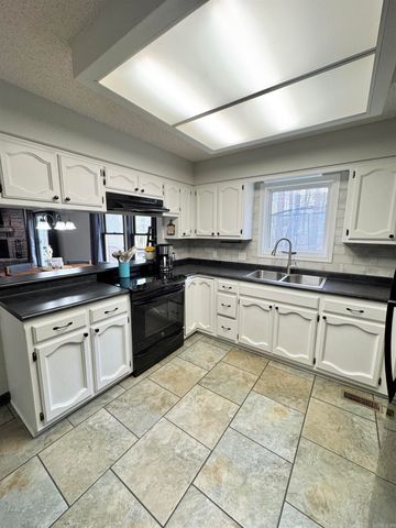 25 Alba Place, Hot Springs Village, AR 71909