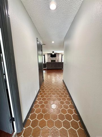 25 Alba Place, Hot Springs Village, AR 71909