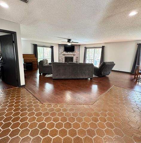 25 Alba Place, Hot Springs Village, AR 71909