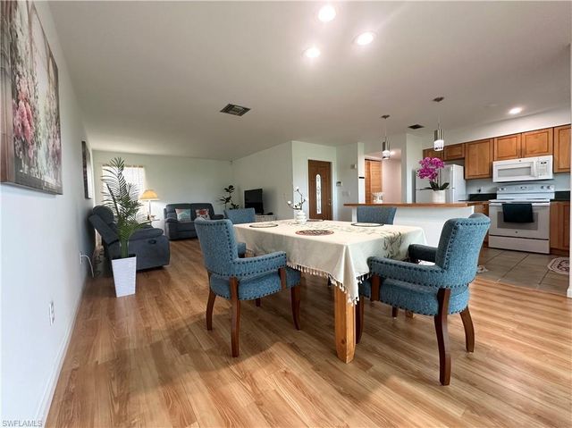 3439 Boca Ciega DR E7, Naples, FL 34112