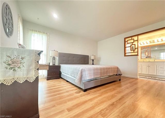 3439 Boca Ciega DR E7, Naples, FL 34112
