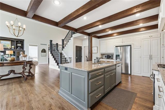 10301 N BROOKLYN Avenue, Kansas City, MO 64155