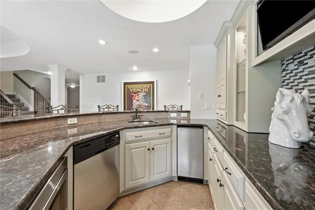 10301 N BROOKLYN Avenue, Kansas City, MO 64155