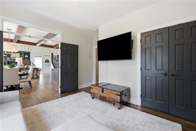 10301 N BROOKLYN Avenue, Kansas City, MO 64155