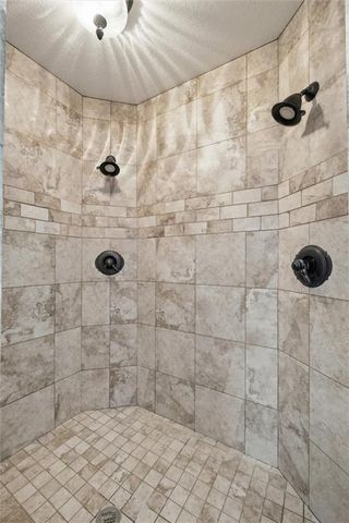 10301 N BROOKLYN Avenue, Kansas City, MO 64155