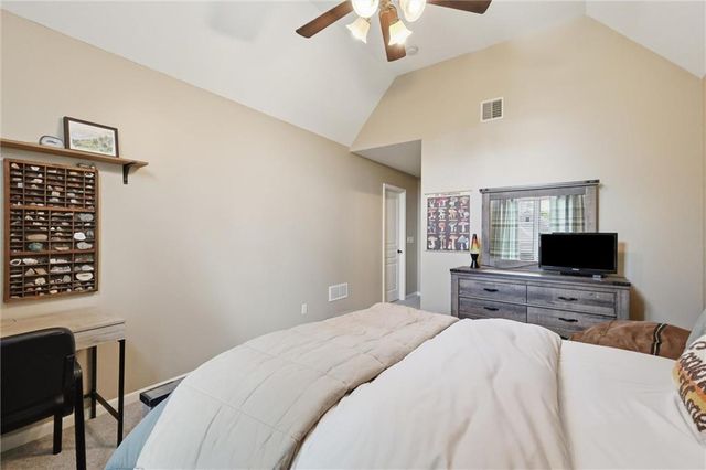 10301 N BROOKLYN Avenue, Kansas City, MO 64155