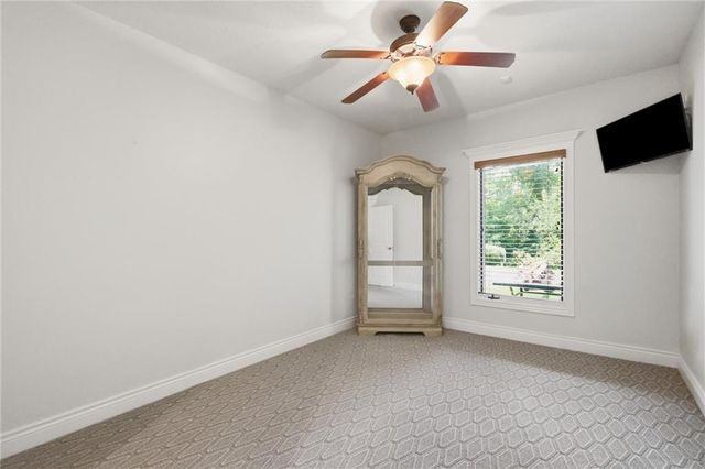 10301 N BROOKLYN Avenue, Kansas City, MO 64155