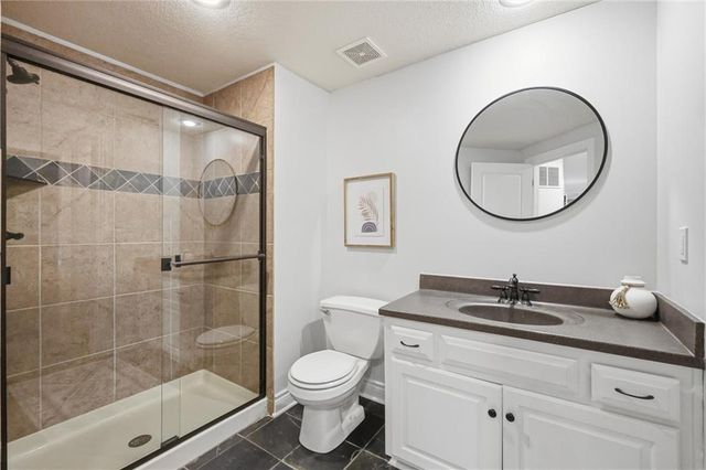 10301 N BROOKLYN Avenue, Kansas City, MO 64155