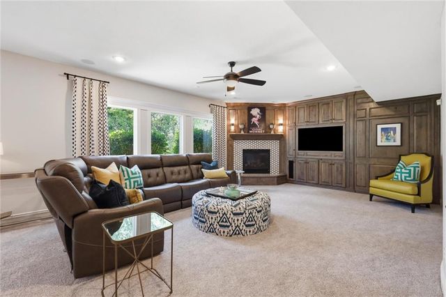 10301 N BROOKLYN Avenue, Kansas City, MO 64155