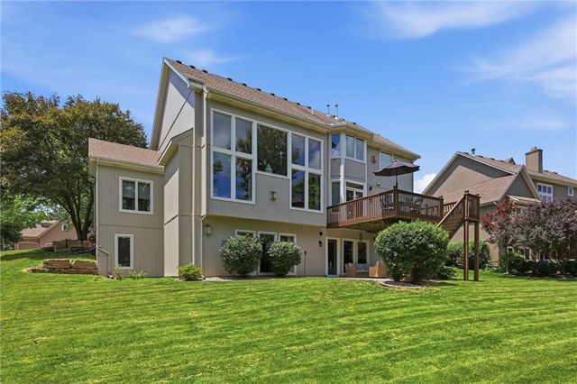 10301 N BROOKLYN Avenue, Kansas City, MO 64155