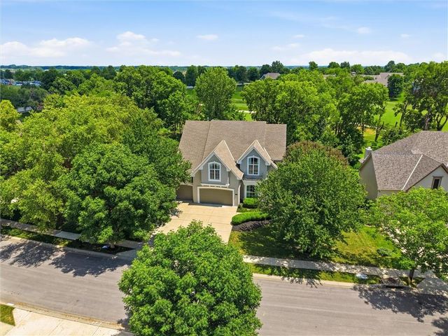 10301 N BROOKLYN Avenue, Kansas City, MO 64155