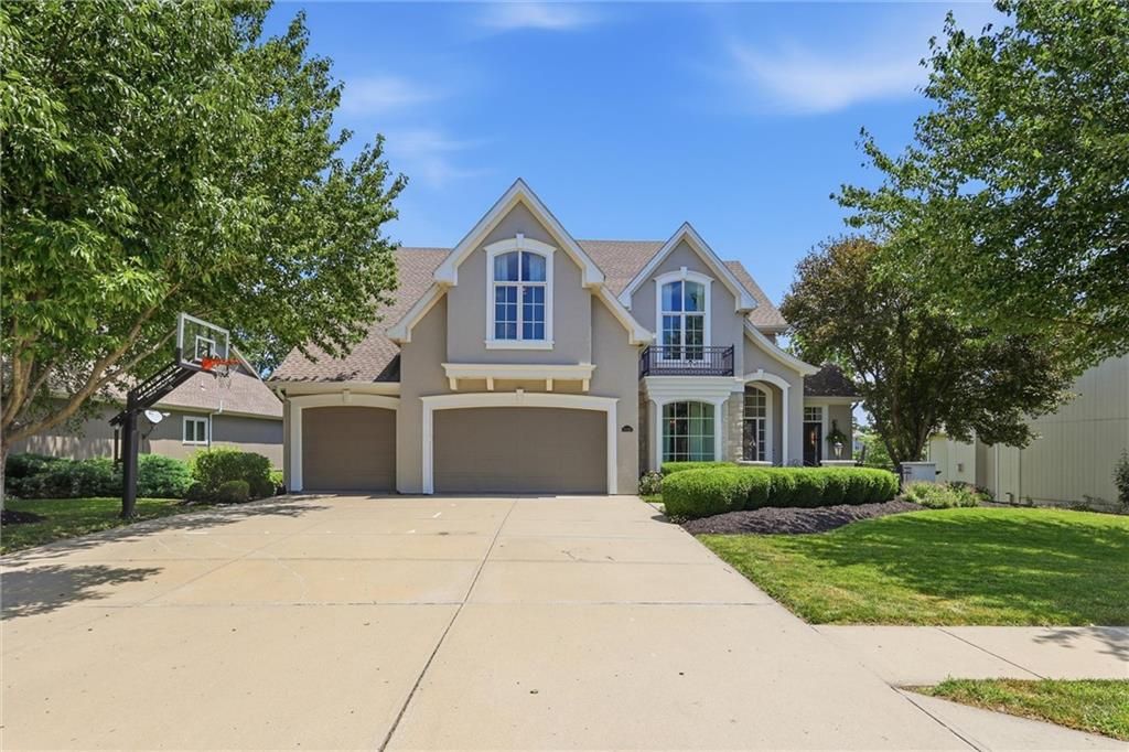10301 N BROOKLYN Avenue, Kansas City, MO 64155