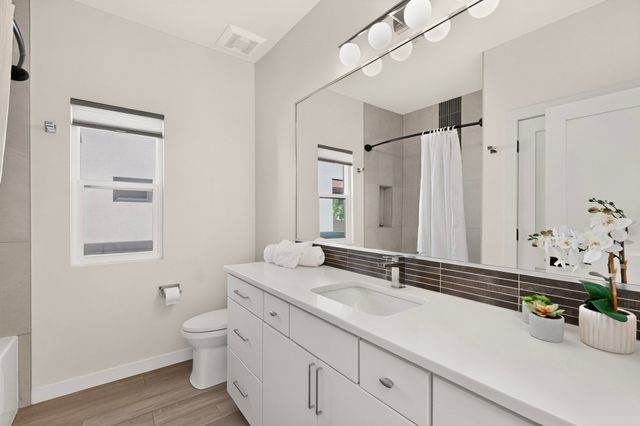 426 Calle Bonita, Santa Fe, NM 87505