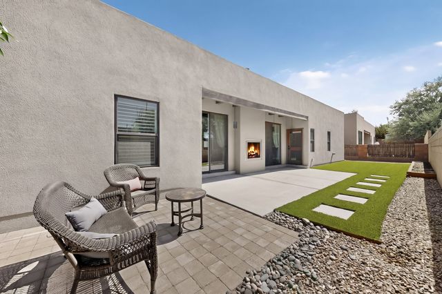 426 Calle Bonita, Santa Fe, NM 87505