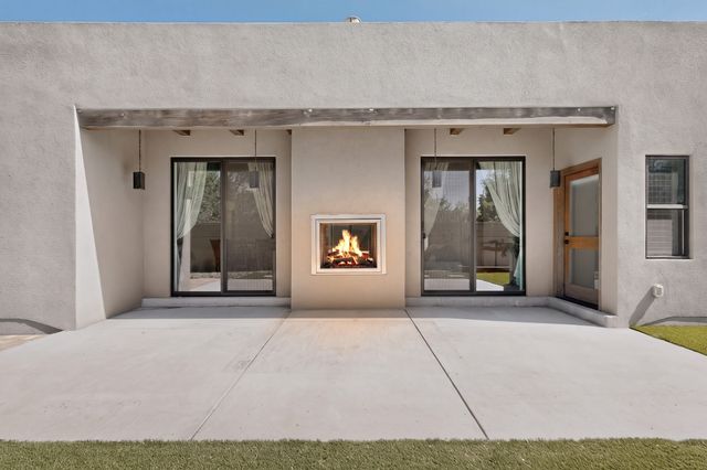 426 Calle Bonita, Santa Fe, NM 87505