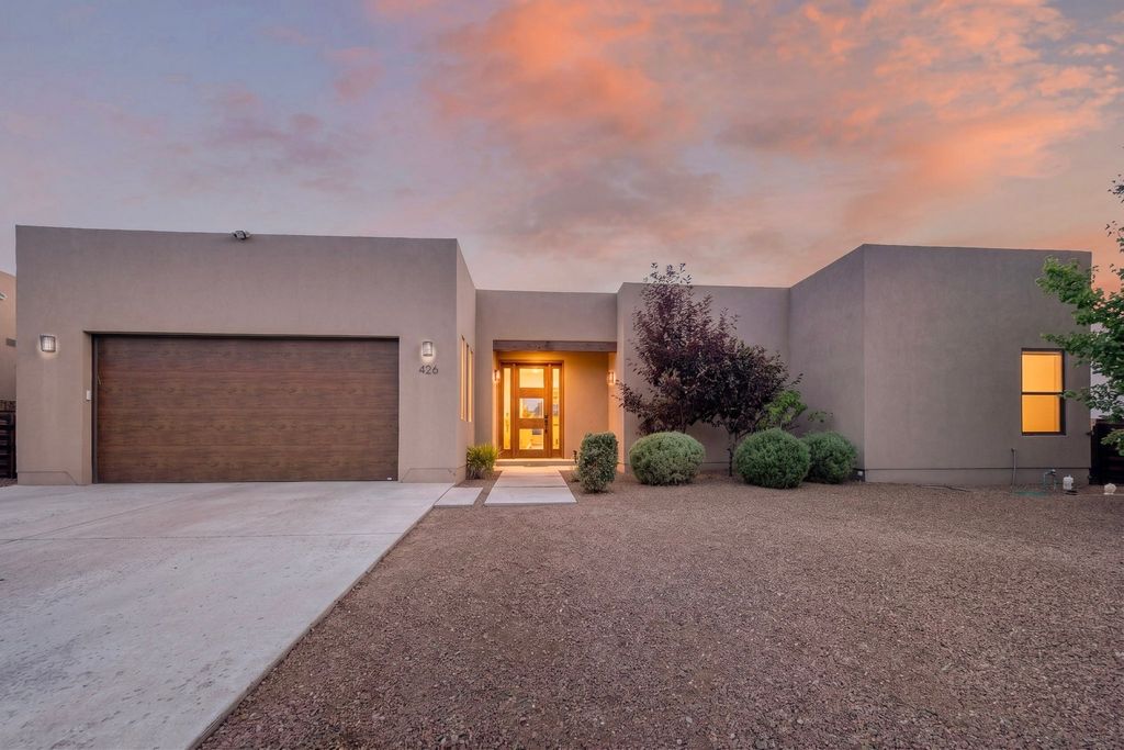 426 Calle Bonita, Santa Fe, NM 87505