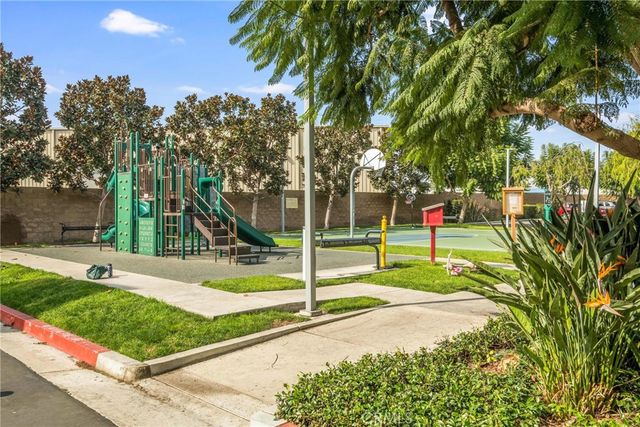 5403 W 149th Place 3, Hawthorne, CA 90250