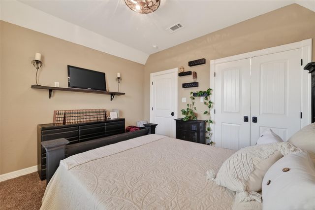 912 County Road 340, Angleton, TX 77515