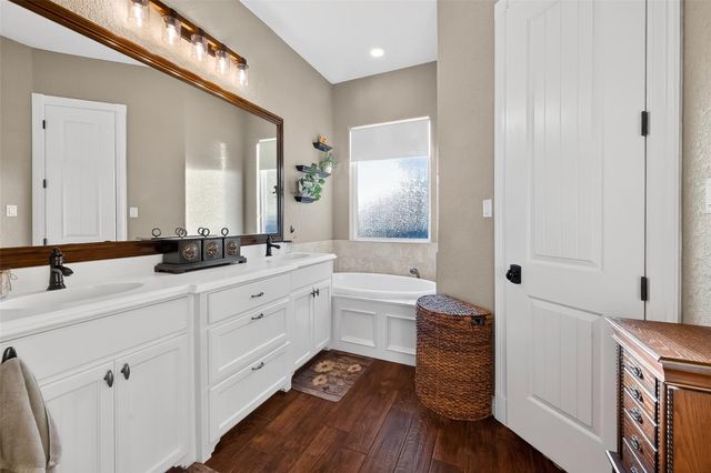 912 County Road 340, Angleton, TX 77515