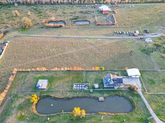 912 County Road 340, Angleton, TX 77515