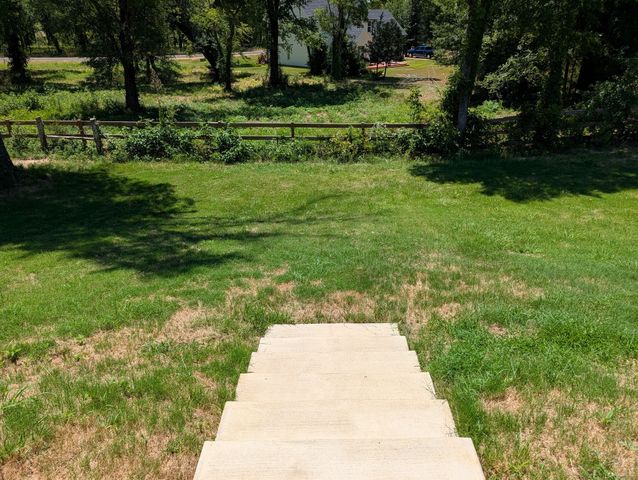 206 Splitrail Drive, Mabank, TX 75143