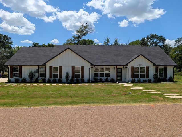 206 Splitrail Drive, Mabank, TX 75143