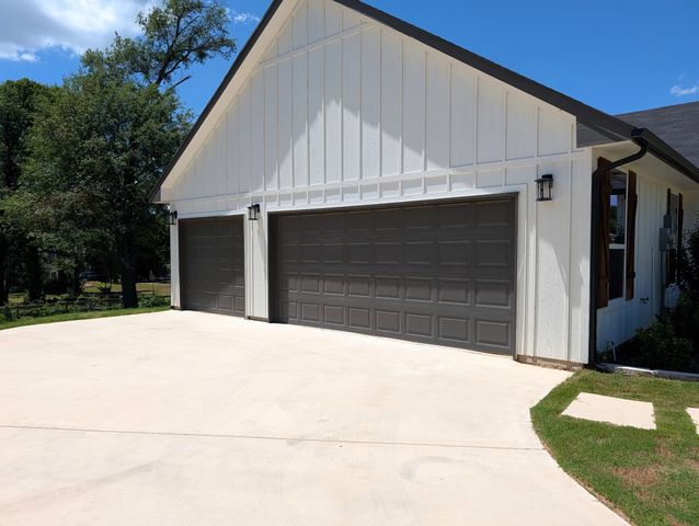 206 Splitrail Drive, Mabank, TX 75143