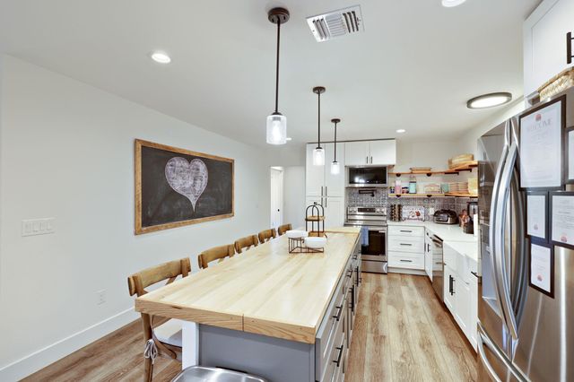 891 Lost CRK, Wimberley, TX 78676