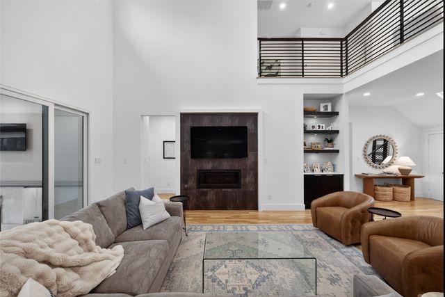 9527 Biscayne Boulevard, Dallas, TX 75218