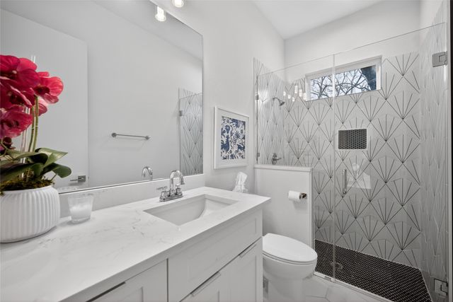 9527 Biscayne Boulevard, Dallas, TX 75218