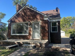 6515 Woodmont Avenue, Detroit, MI 48228