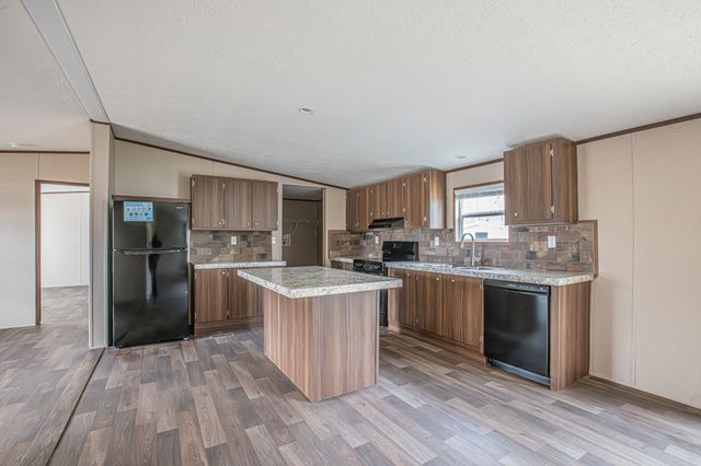 2013 Spring Court, Azle, TX 76020