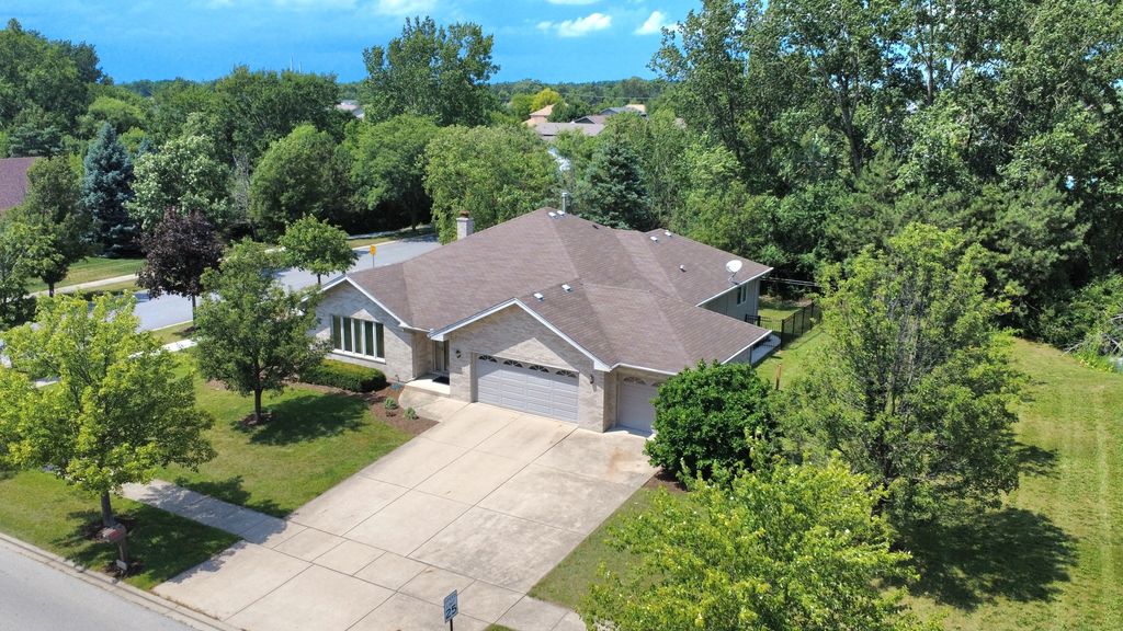 1350 Key West Drive, Lockport, IL 60441