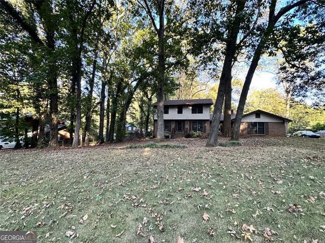 648 BRALORNE Drive, Stone Mountain, GA 30087