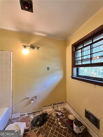 648 BRALORNE Drive, Stone Mountain, GA 30087