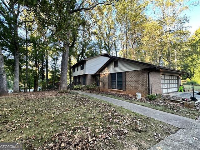 648 BRALORNE Drive, Stone Mountain, GA 30087