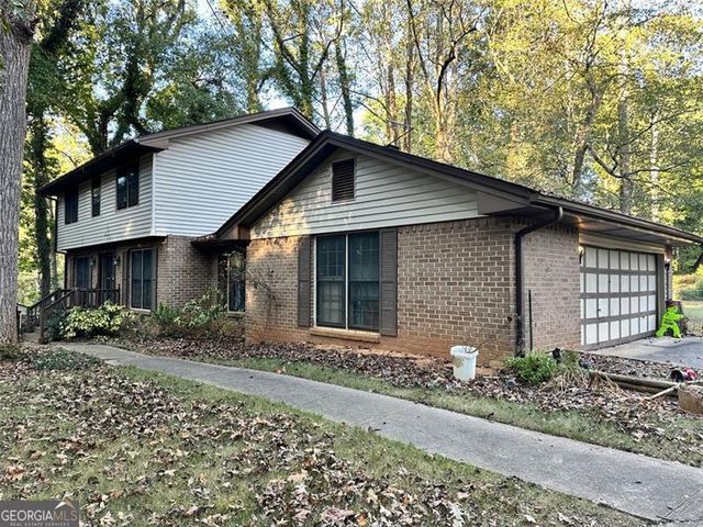 648 BRALORNE Drive, Stone Mountain, GA 30087