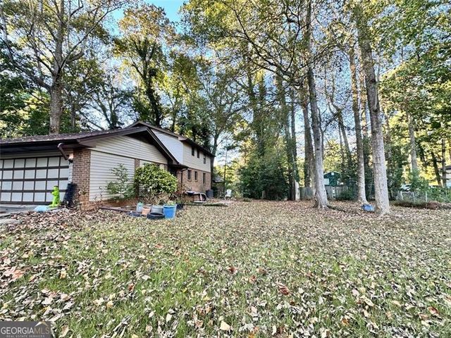 648 BRALORNE Drive, Stone Mountain, GA 30087