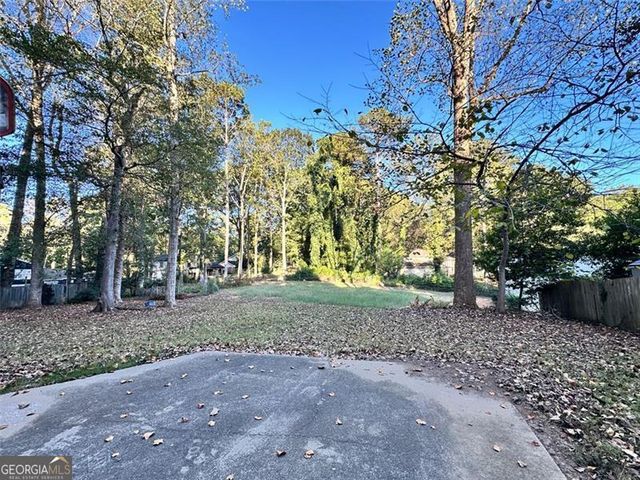 648 BRALORNE Drive, Stone Mountain, GA 30087