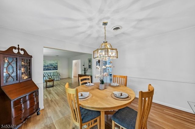 13 Friar Way, Wayne Twp., NJ 07470