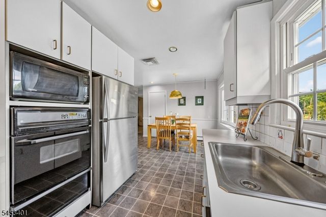 13 Friar Way, Wayne Twp., NJ 07470