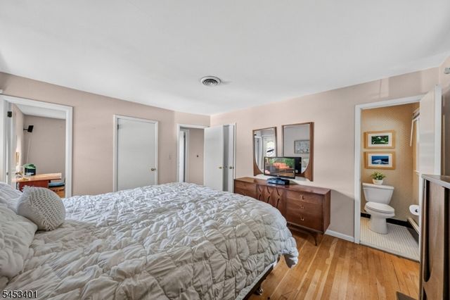 13 Friar Way, Wayne Twp., NJ 07470
