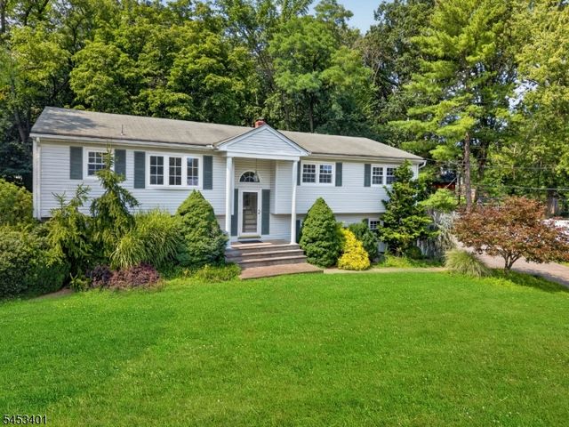 13 Friar Way, Wayne Twp., NJ 07470