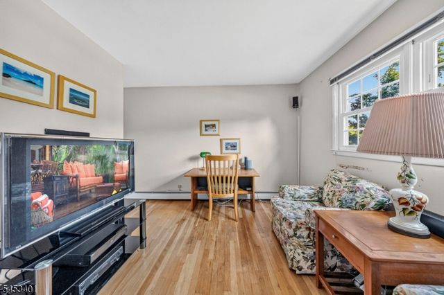 13 Friar Way, Wayne Twp., NJ 07470