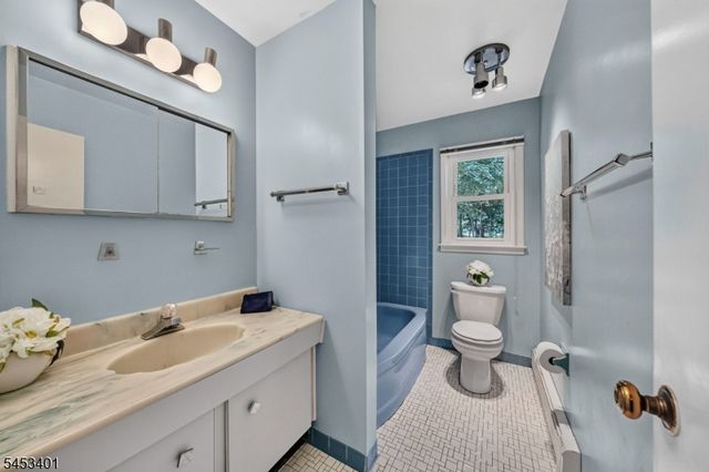 13 Friar Way, Wayne Twp., NJ 07470