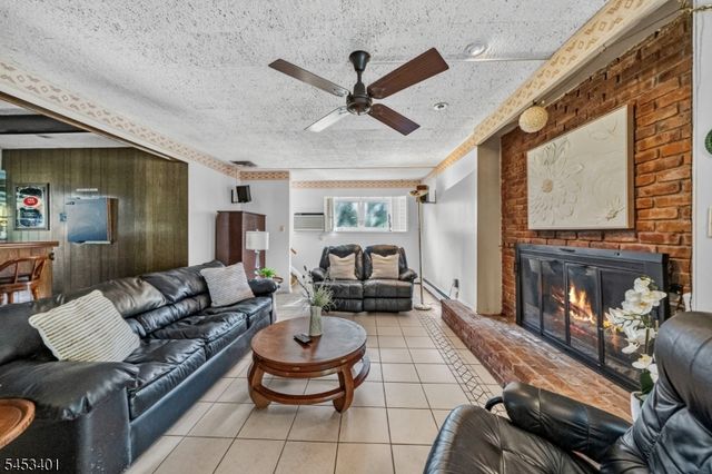 13 Friar Way, Wayne Twp., NJ 07470