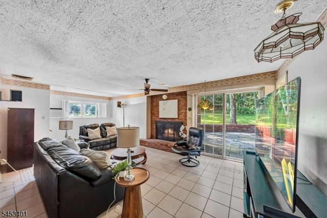 13 Friar Way, Wayne Twp., NJ 07470